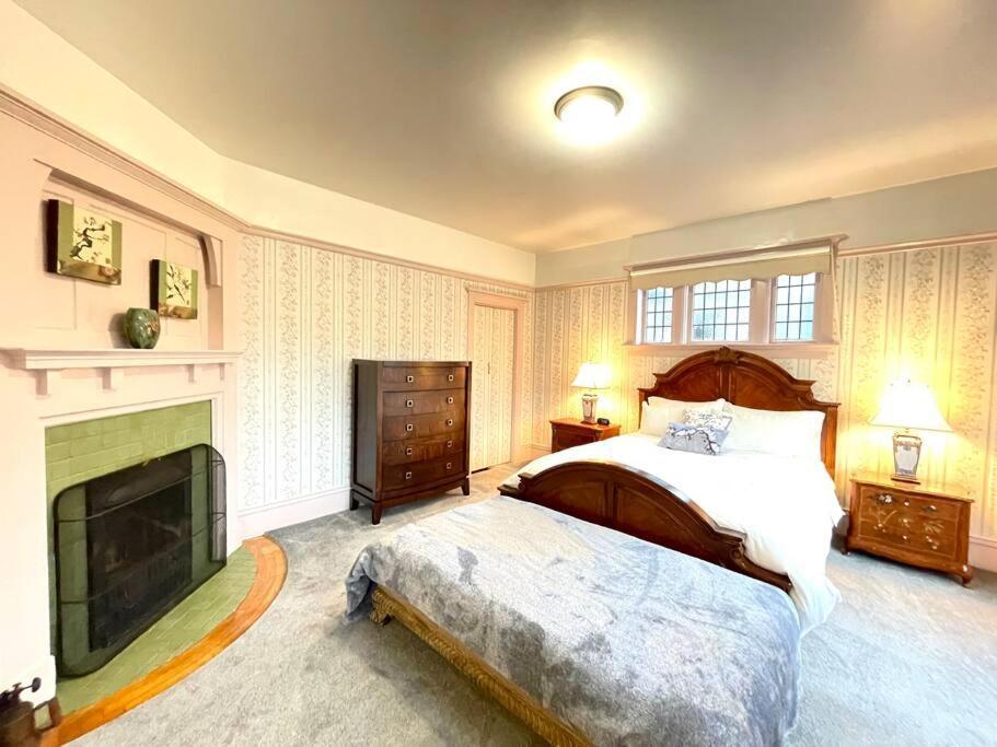 Parlor Suite In Heritage Manor, Fairfield, Near Dt Виктория Экстерьер фото